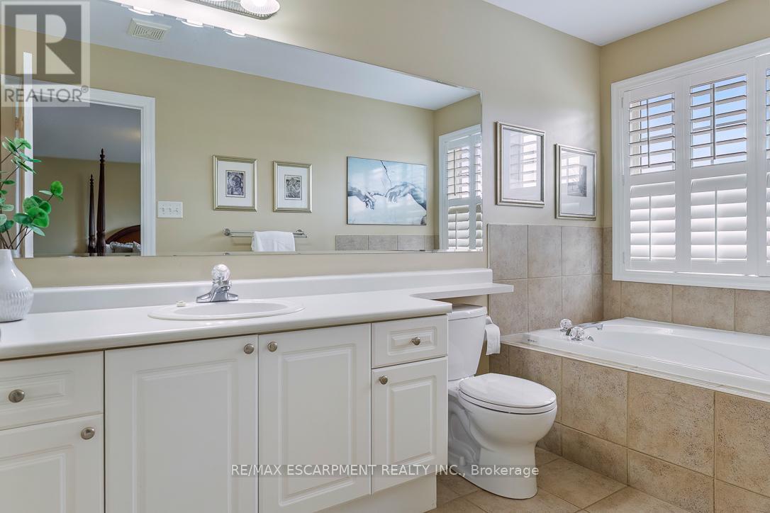 2464 Pebblestone Court, Oakville, Ontario  L6M 4C4 - Photo 24 - W13119764