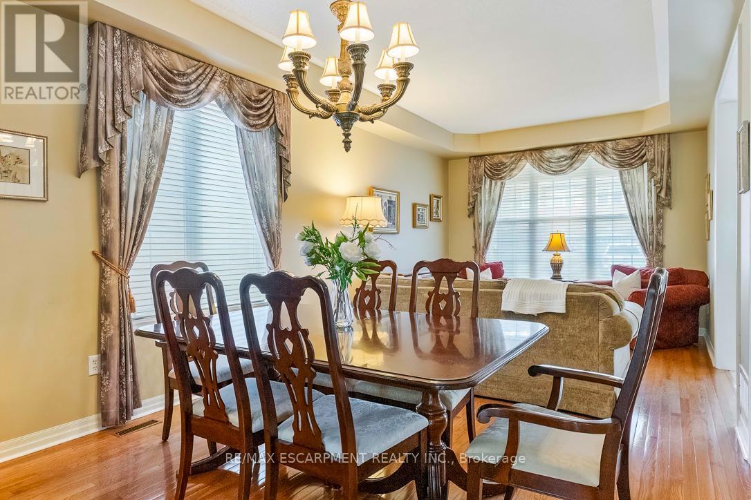 2464 Pebblestone Court, Oakville, Ontario  L6M 4C4 - Photo 6 - W13119764