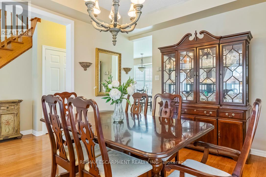 2464 Pebblestone Court, Oakville, Ontario  L6M 4C4 - Photo 7 - W13119764