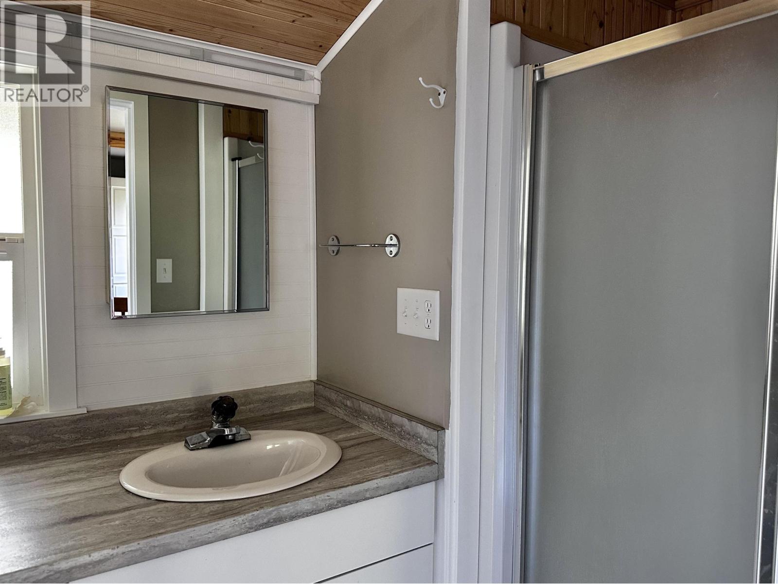 2855 Hoover Bay Road, Canim Lake, British Columbia  V0K 1J0 - Photo 10 - R3123061