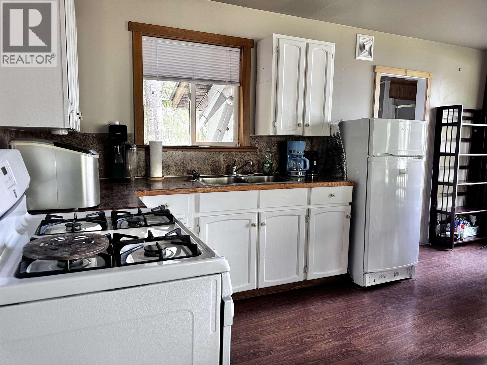 2855 Hoover Bay Road, Canim Lake, British Columbia  V0K 1J0 - Photo 15 - R3123061