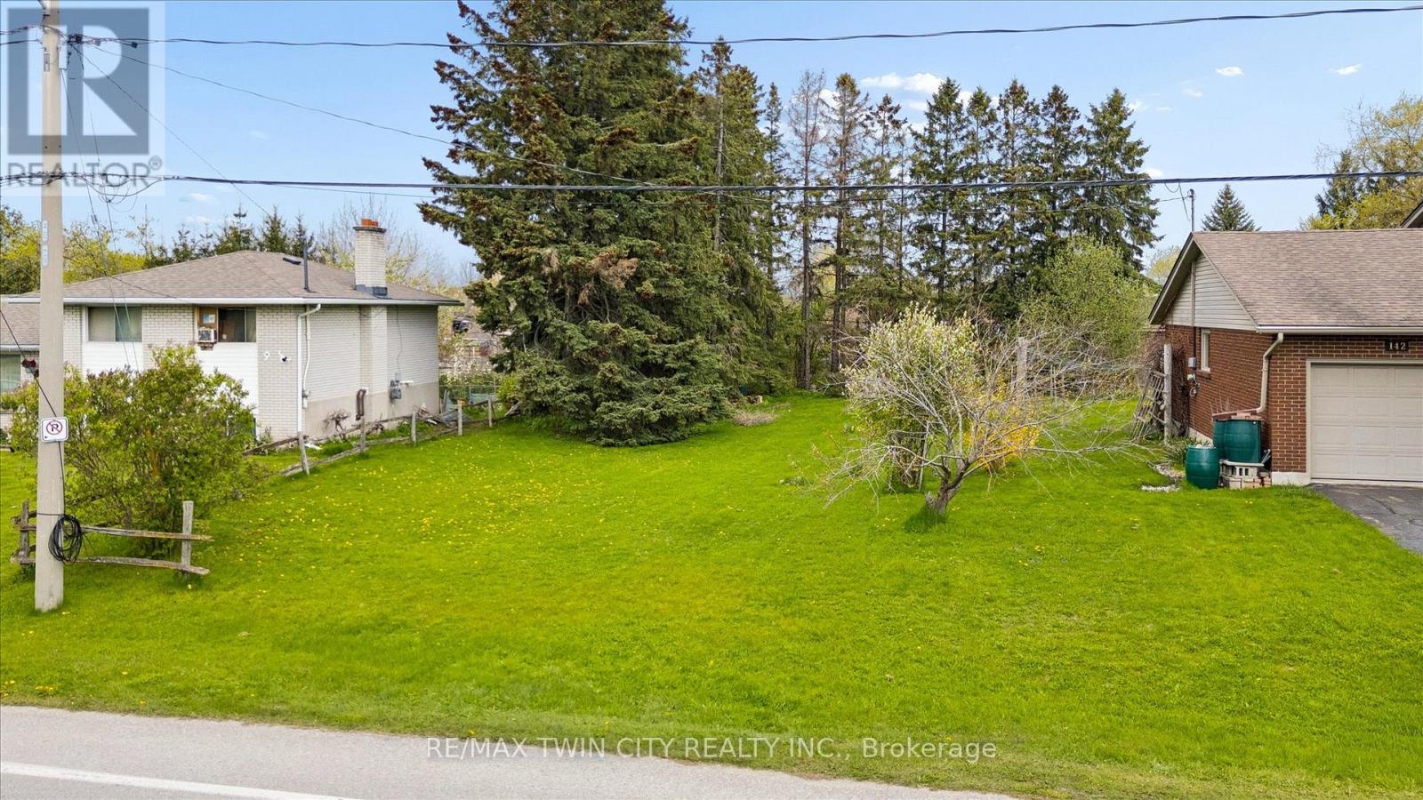 142 Carson Drive, Kitchener, Ontario  N2B 2Z2 - Photo 4 - X13119784