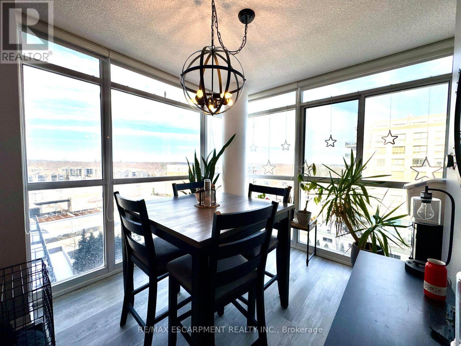 809 - 1940 Ironstone Drive, Burlington, Ontario  L7L 0E4 - Photo 24 - W12856962
