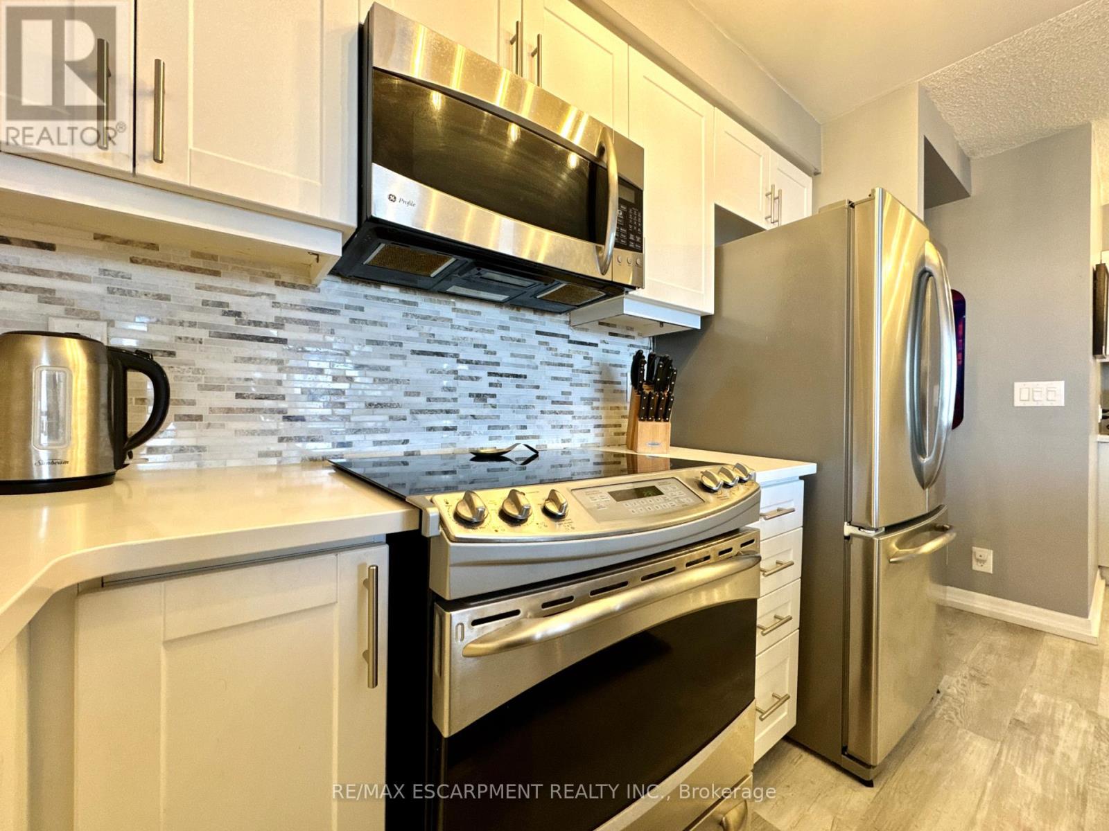 809 - 1940 Ironstone Drive, Burlington, Ontario  L7L 0E4 - Photo 16 - W12856962
