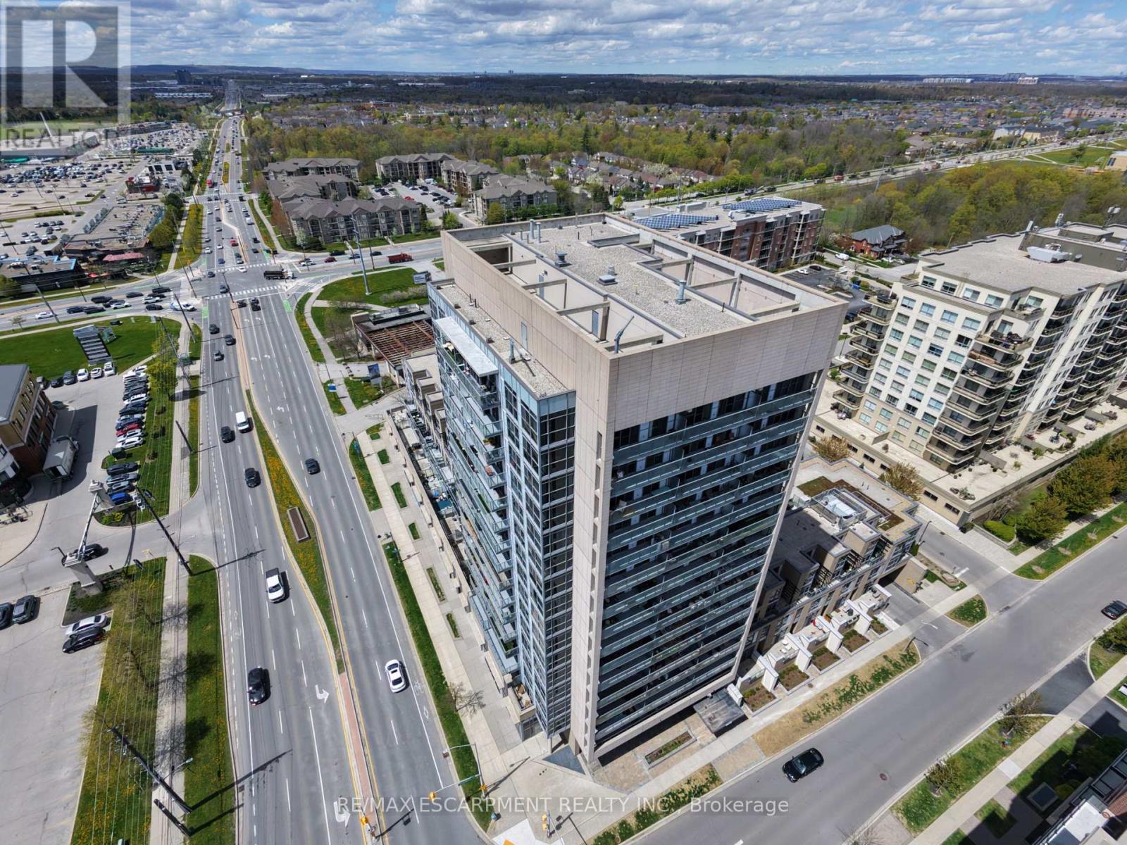 809 - 1940 Ironstone Drive, Burlington, Ontario  L7L 0E4 - Photo 4 - W12856962