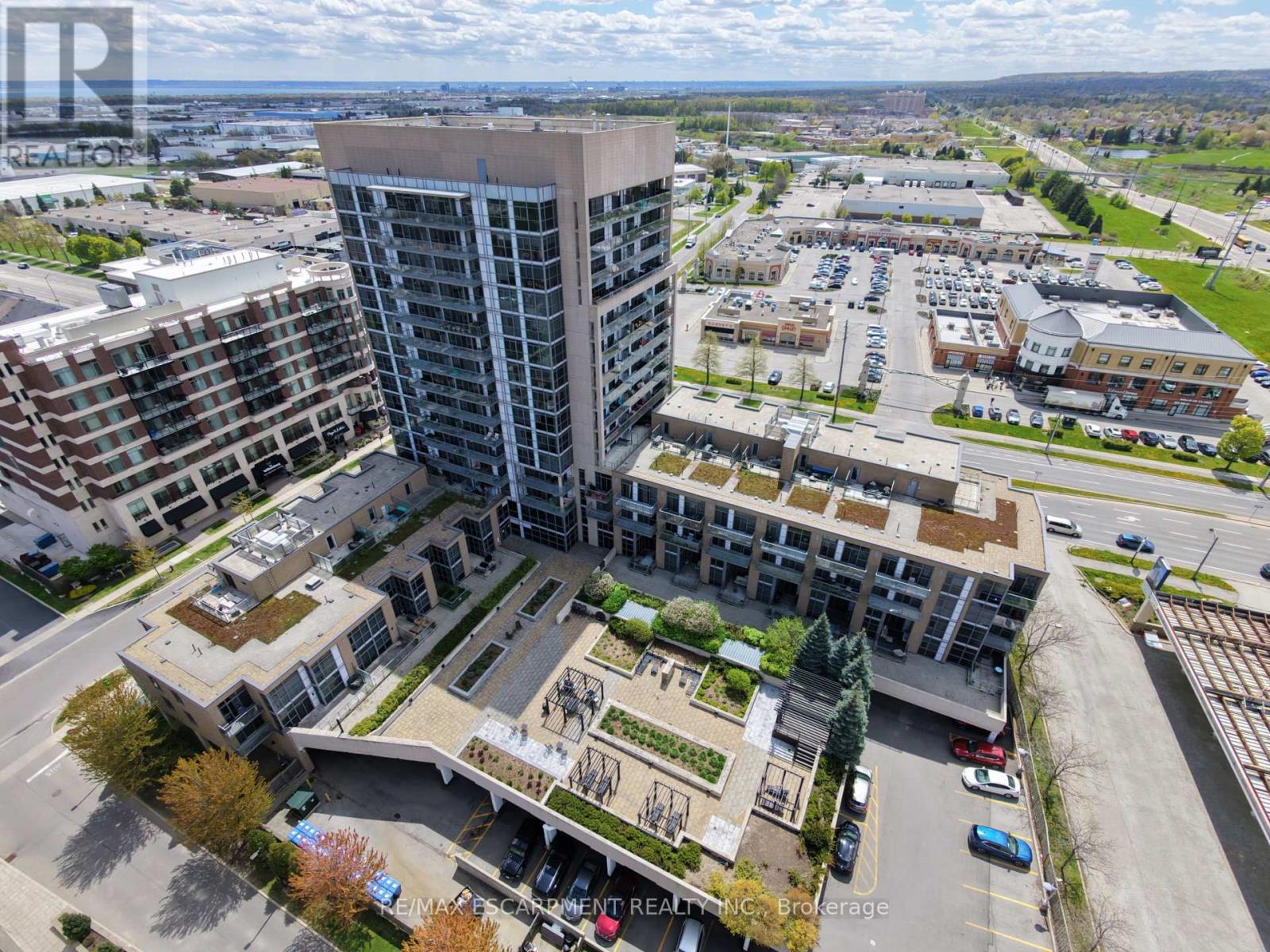 809 - 1940 Ironstone Drive, Burlington, Ontario  L7L 0E4 - Photo 7 - W12856962