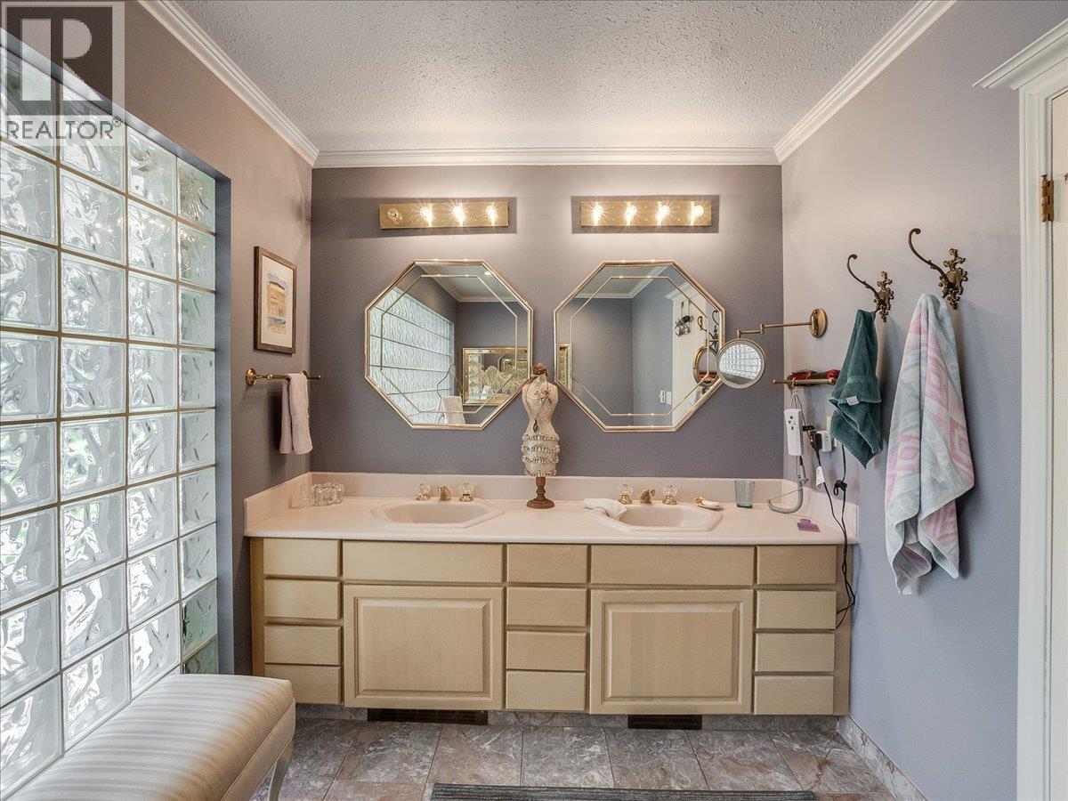 100 Sandner Road, Christina Lake, British Columbia  V0H 1E0 - Photo 26 - 10386657