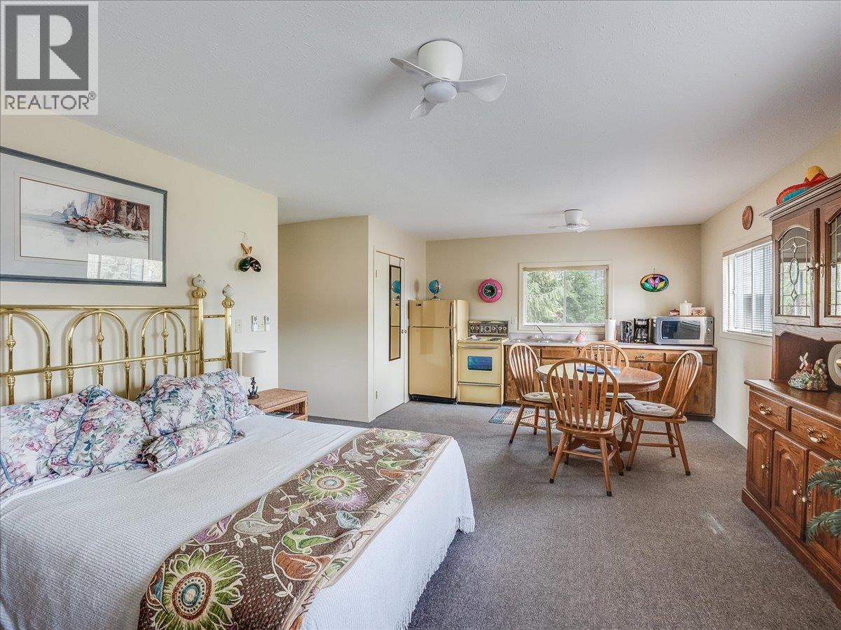 100 Sandner Road, Christina Lake, British Columbia  V0H 1E0 - Photo 48 - 10386657