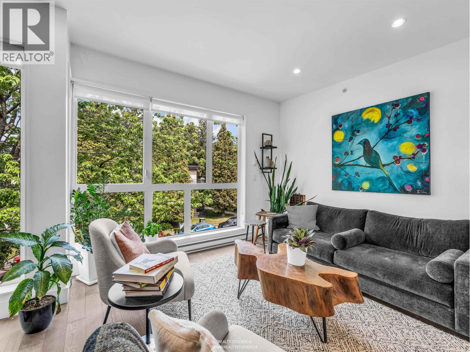 627 Victoria Drive, Vancouver, British Columbia  V5L 0C3 - Photo 2 - R3122995