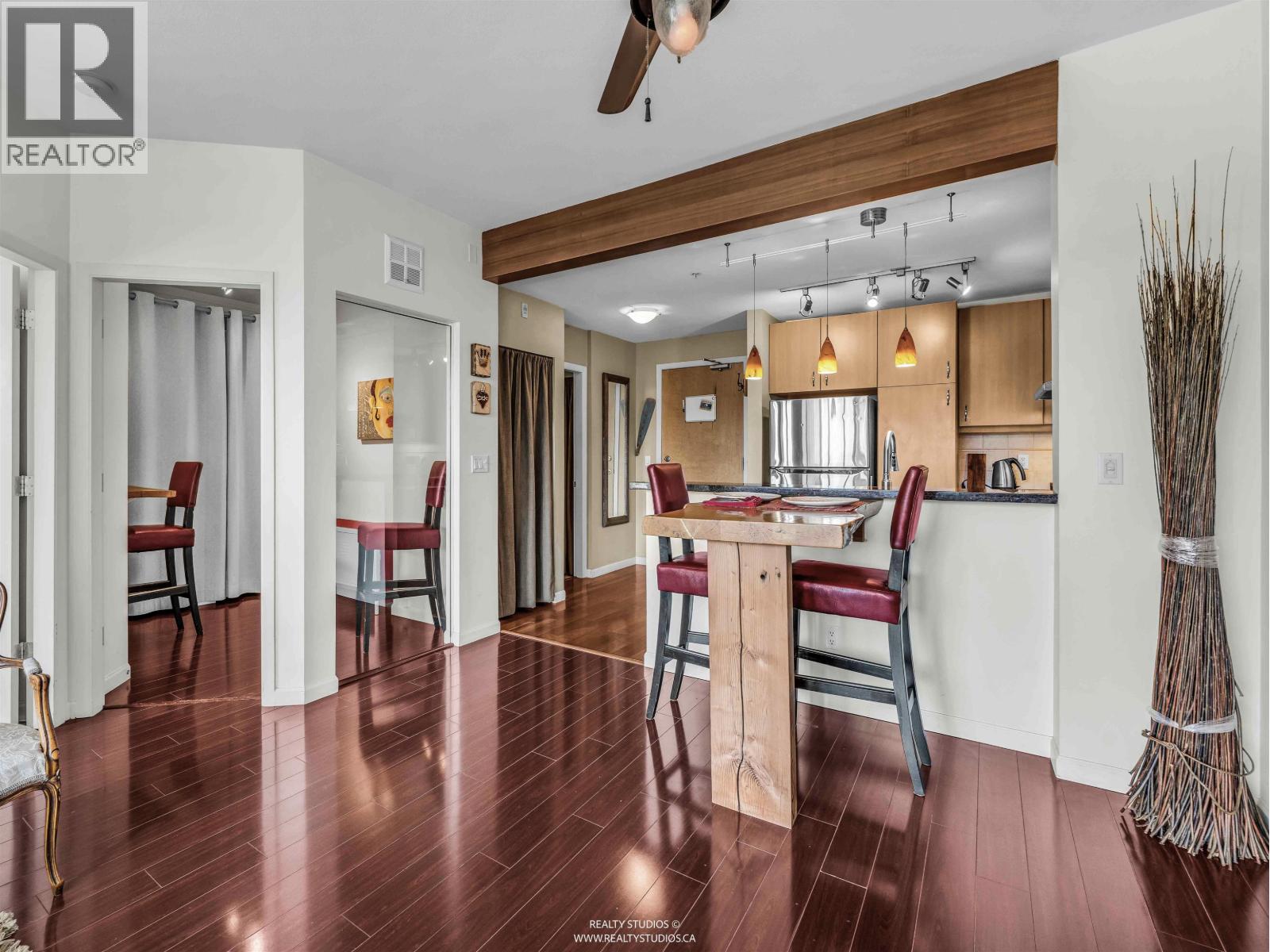 417 580 Raven Woods Drive, North Vancouver, British Columbia  V7G 2T2 - Photo 8 - R3122996