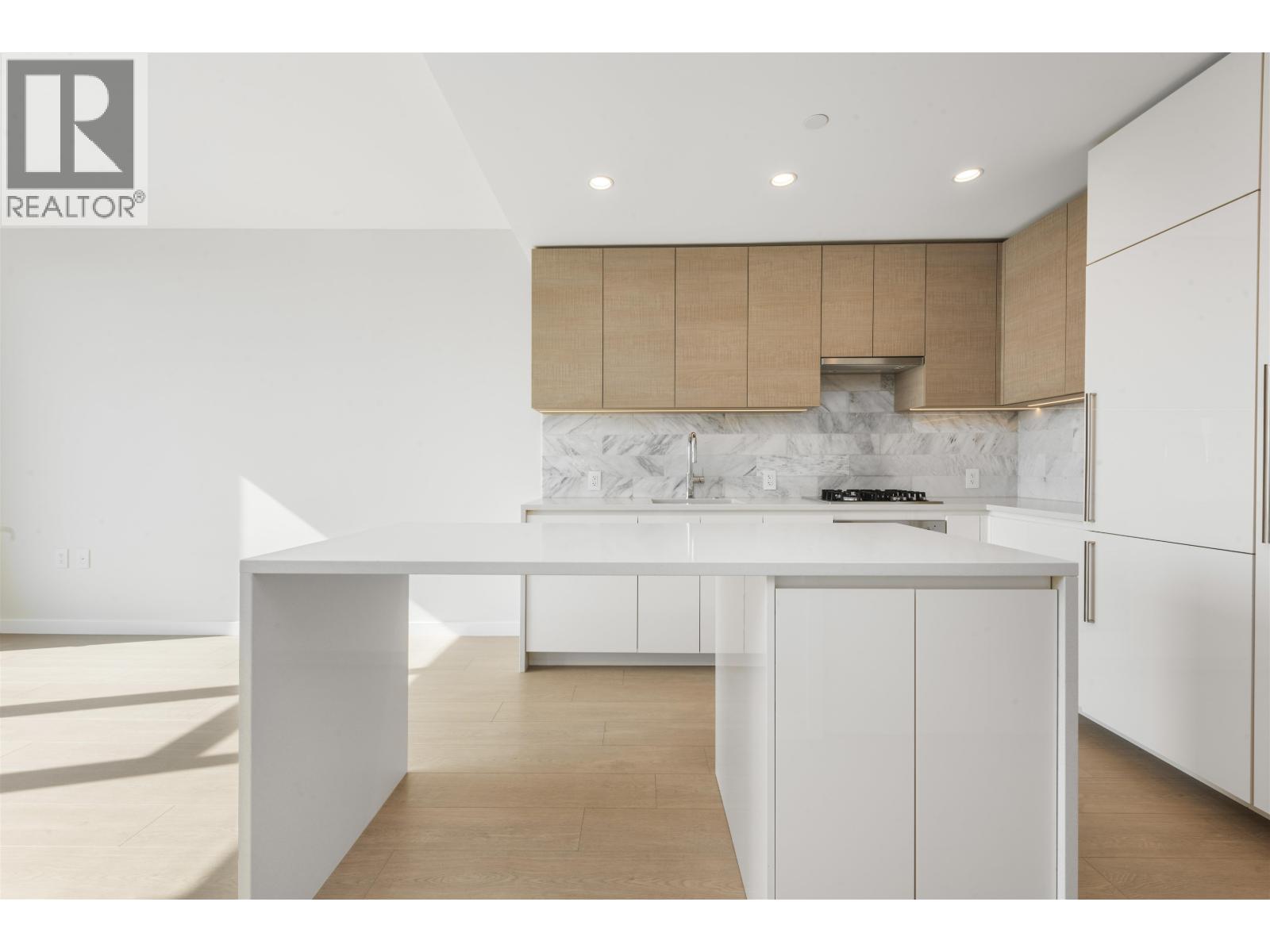804 2186 Gilmore Avenue, Burnaby, British Columbia  V5C 0N7 - Photo 4 - R3123033