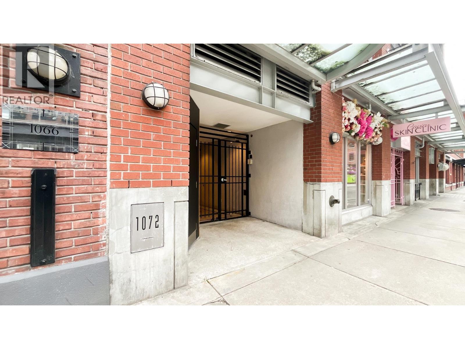 306 1072 Hamilton Street, Vancouver, British Columbia  V6B 2R9 - Photo 2 - R3123034