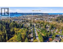 1852 LARSON ROAD, North Vancouver, British Columbia