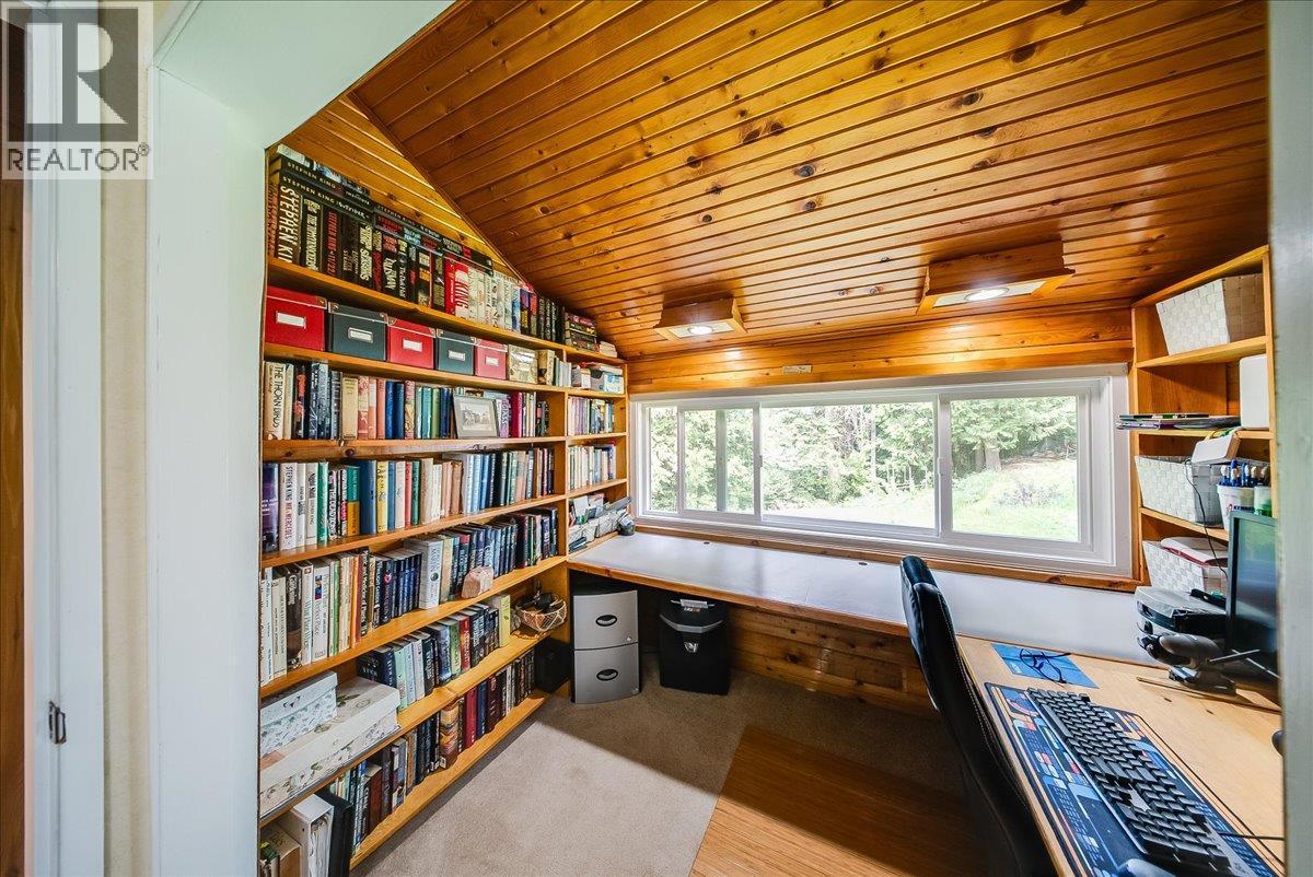 2280 Old Salmo Road, Fruitvale, British Columbia  V0G 1L1 - Photo 24 - 10387010