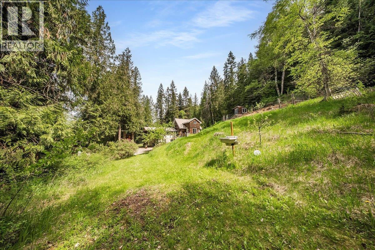 2280 Old Salmo Road, Fruitvale, British Columbia  V0G 1L1 - Photo 50 - 10387010