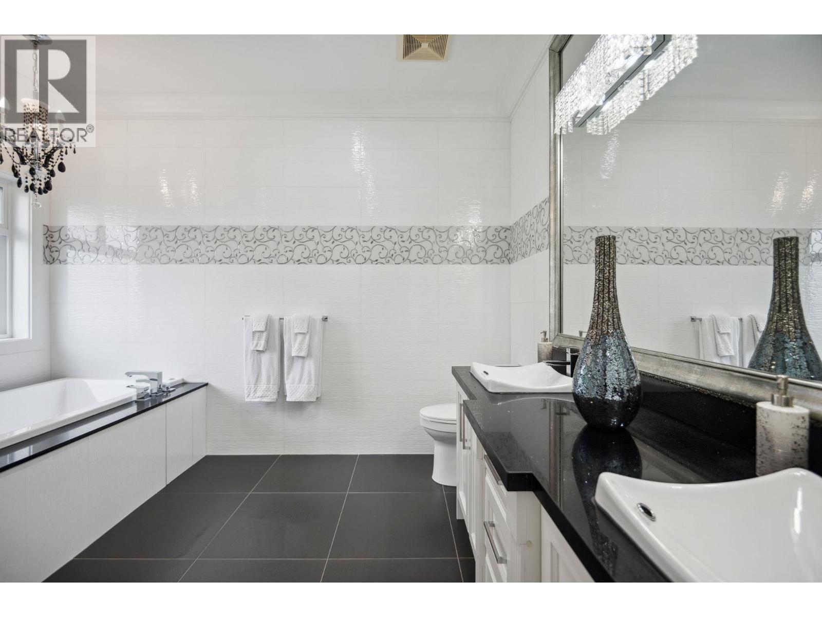 4319 Southwood Street, Burnaby, British Columbia  V5J 2G3 - Photo 28 - R3123013
