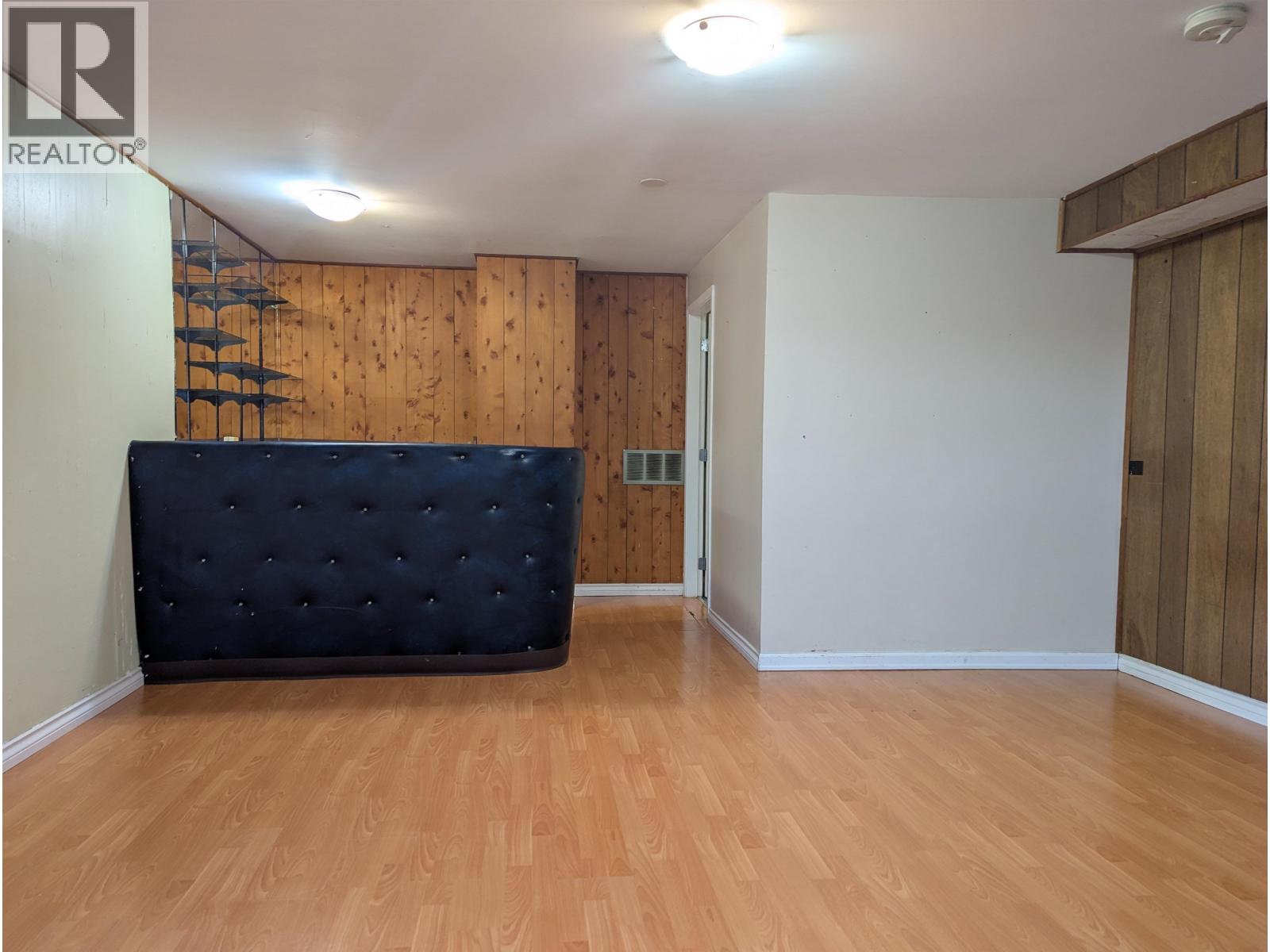 8052 11th Avenue, Burnaby, British Columbia  V3N 2N7 - Photo 13 - R3122309