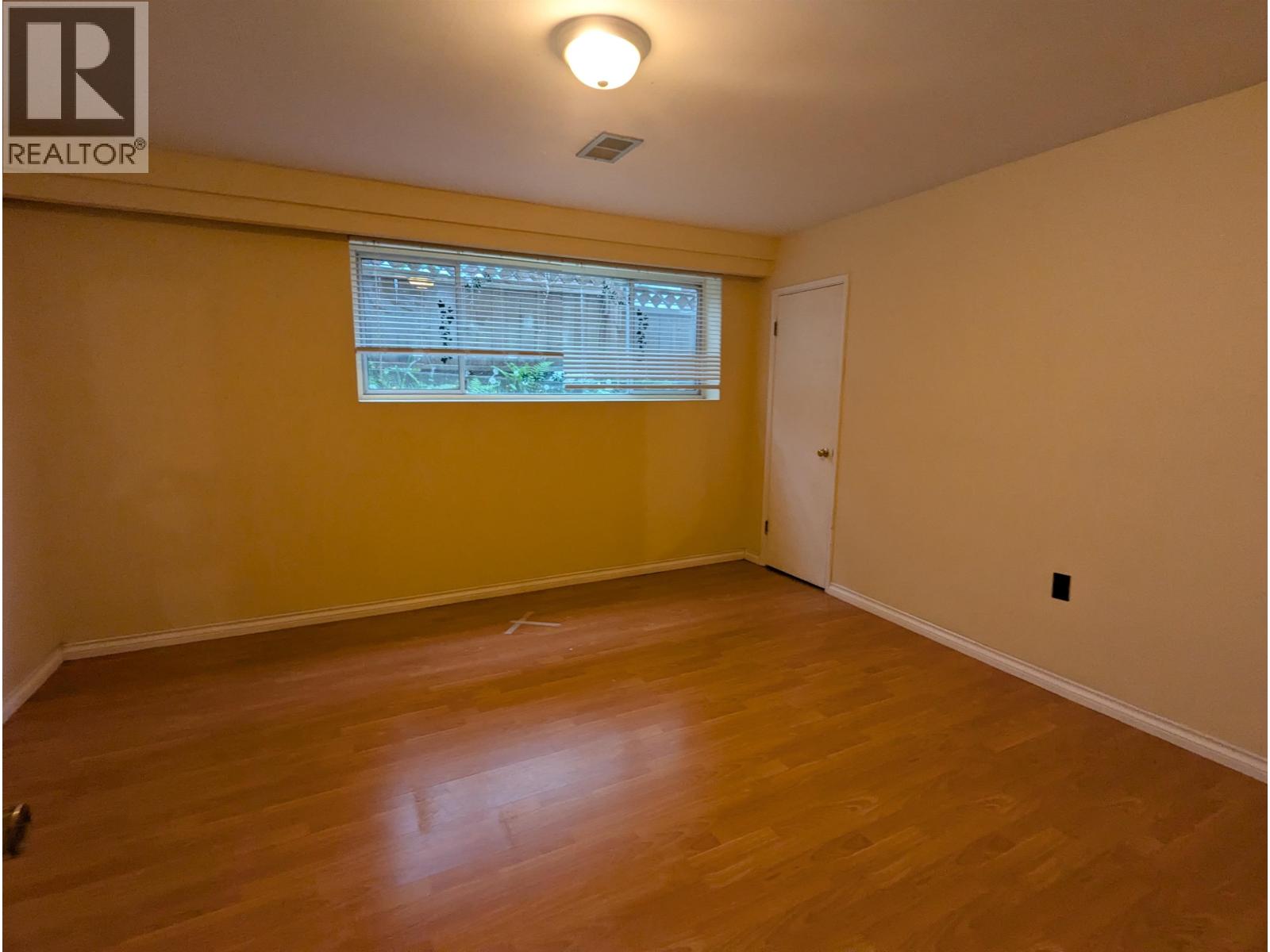 8052 11th Avenue, Burnaby, British Columbia  V3N 2N7 - Photo 7 - R3122309