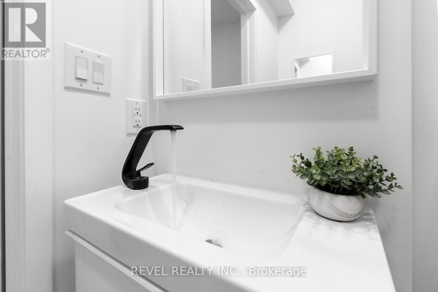 Lower - 89 Foxley Street, Toronto, Ontario  M6J 1P9 - Photo 12 - C13119814