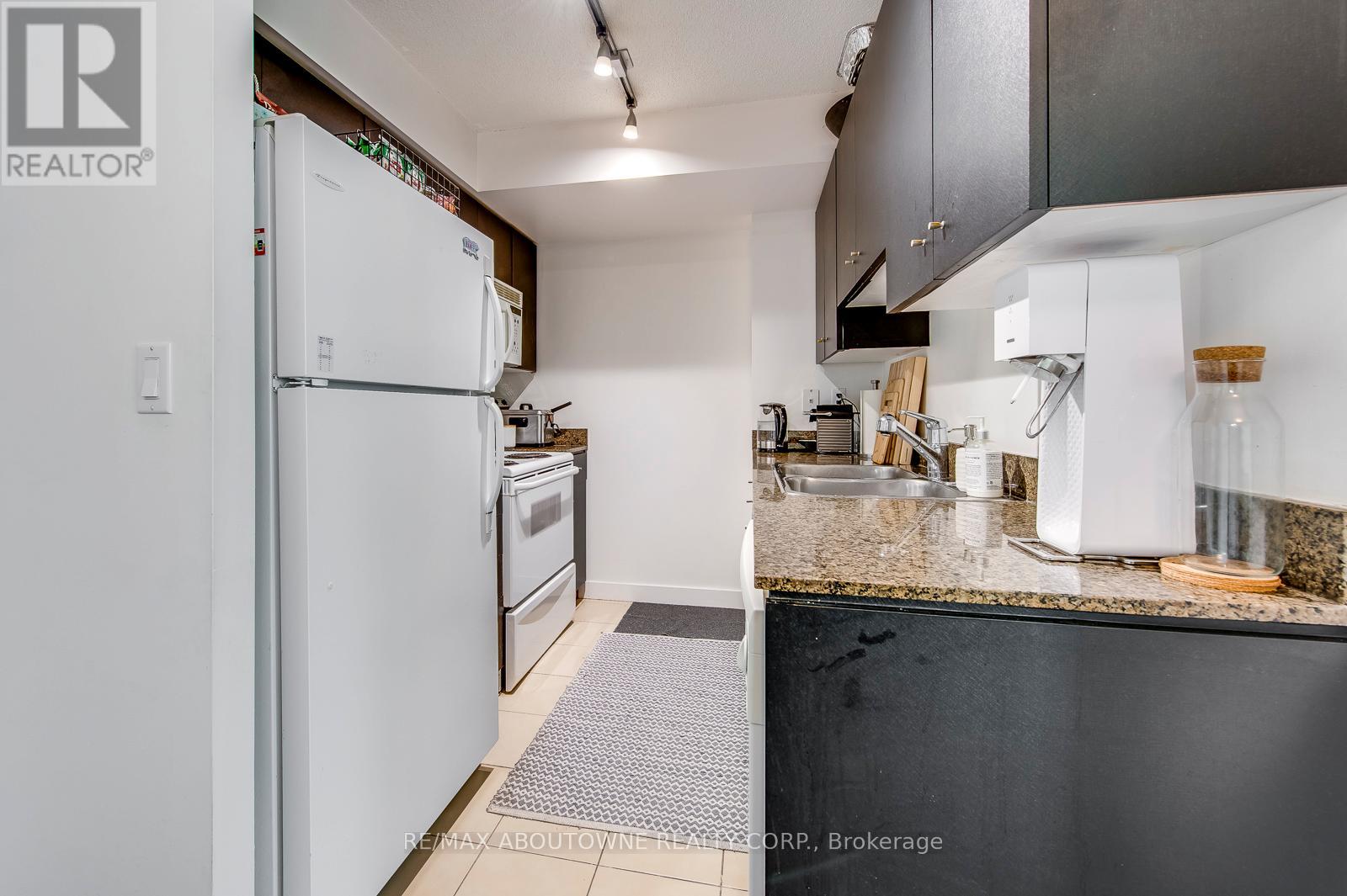 1907 - 397 Front Street, Toronto, Ontario  M5V 3G1 - Photo 13 - C13119850