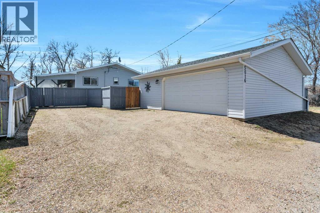 5016 55 Avenue, Ponoka, Alberta  T4J 1H2 - Photo 47 - A2307714