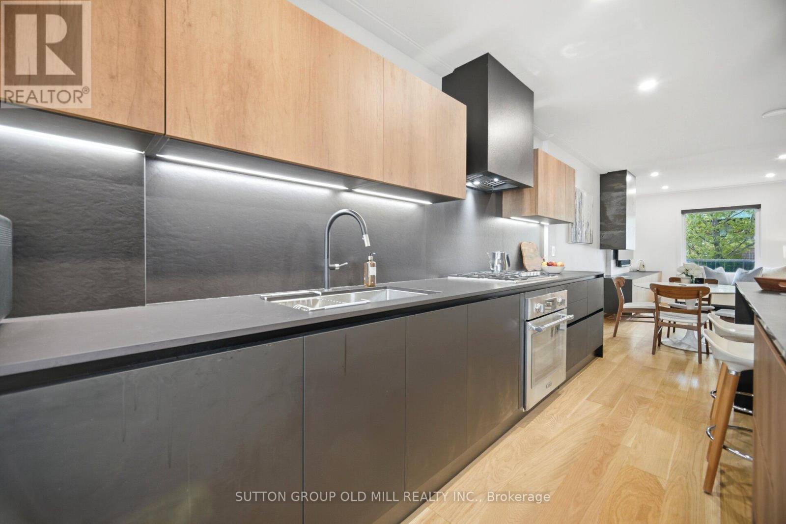 87 Mackay Avenue, Toronto, Ontario  M6H 2N7 - Photo 10 - W13119848