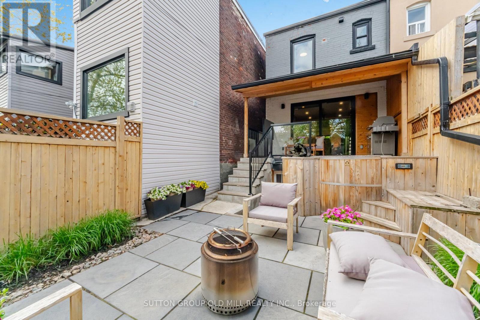 87 Mackay Avenue, Toronto, Ontario  M6H 2N7 - Photo 35 - W13119848