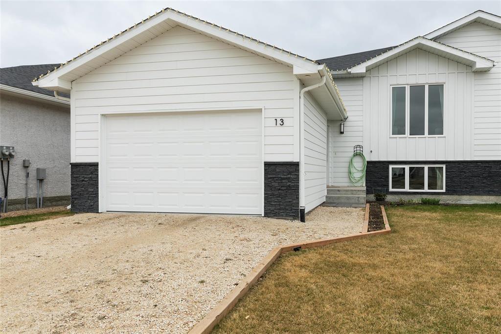 13 Imperial Crescent, Steinbach, Manitoba  R5G 2T7 - Photo 0 - 202610274