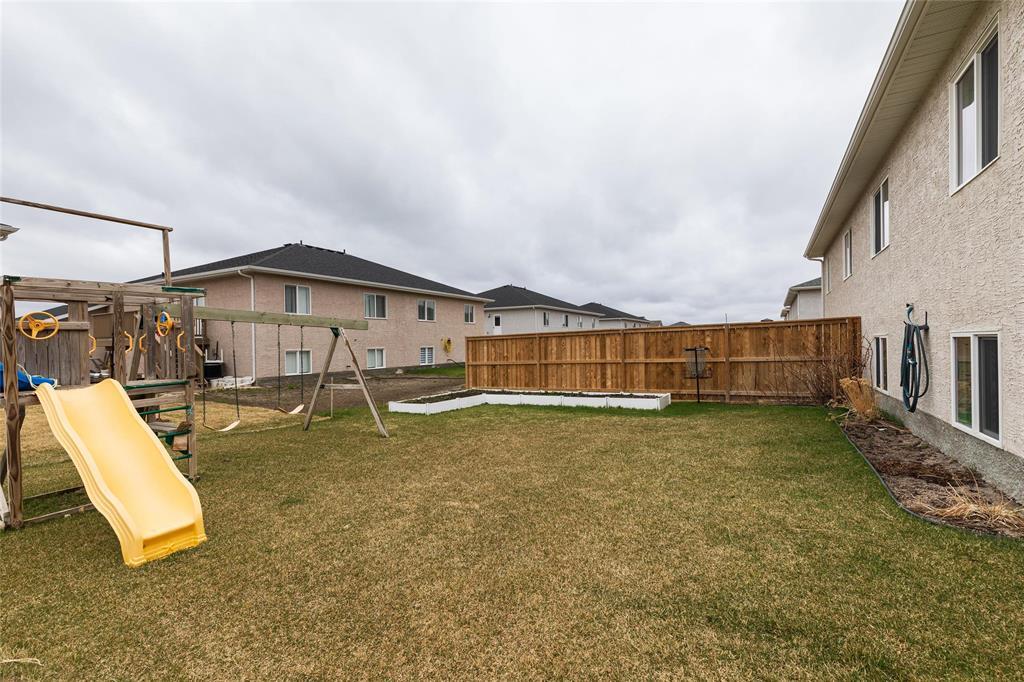 13 Imperial Crescent, Steinbach, Manitoba  R5G 2T7 - Photo 2 - 202610274