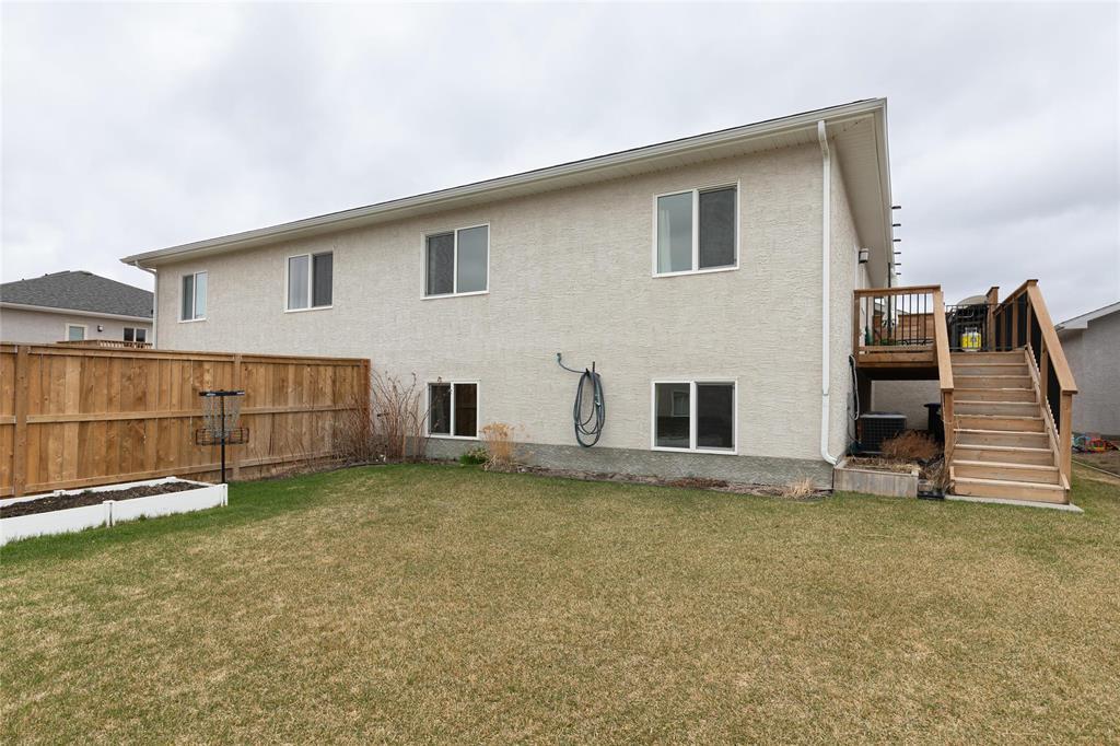 13 Imperial Crescent, Steinbach, Manitoba  R5G 2T7 - Photo 3 - 202610274