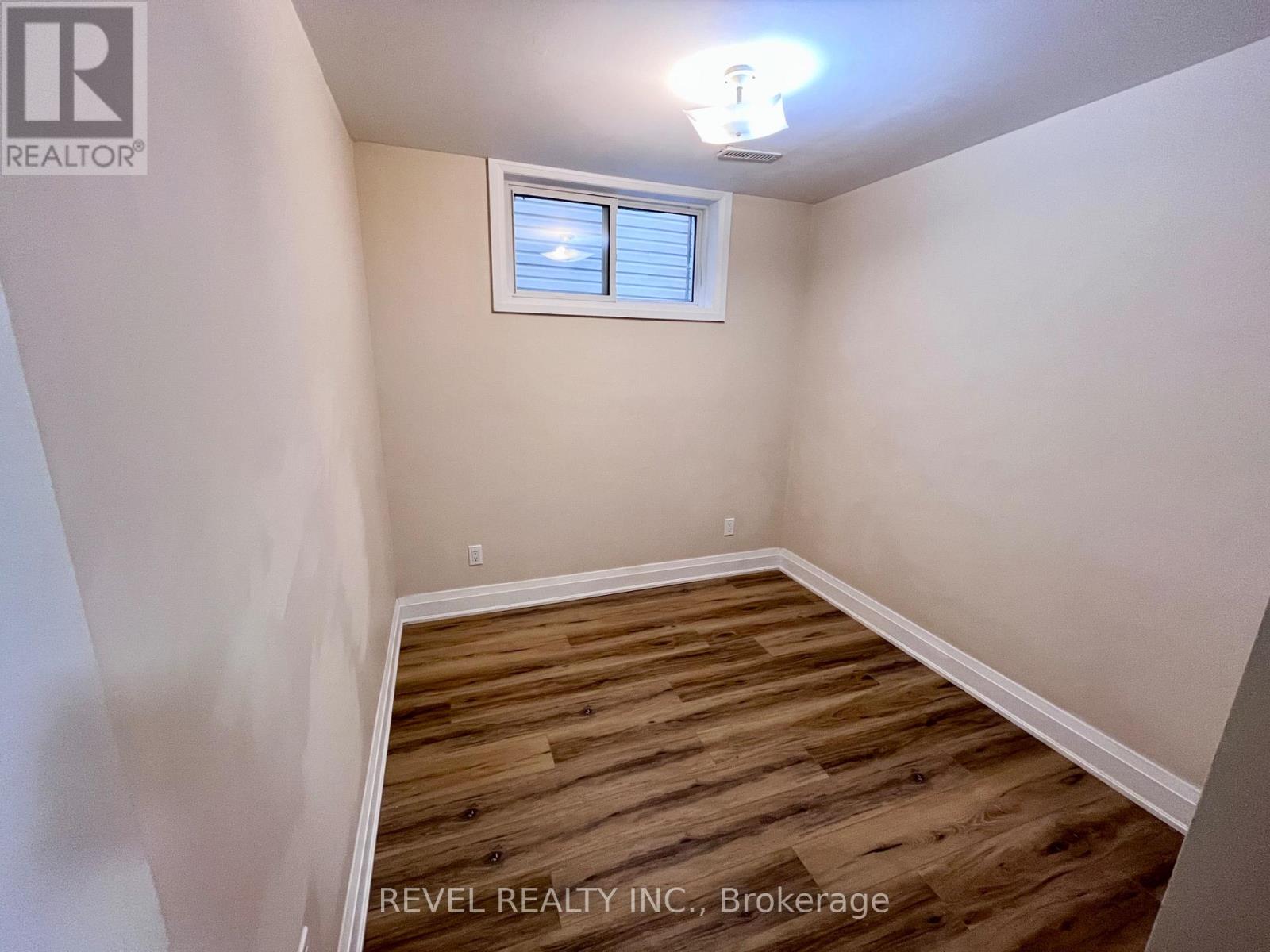 Lower - 564 Blackthorn Avenue, Toronto, Ontario  M6M 3C8 - Photo 9 - W13108472