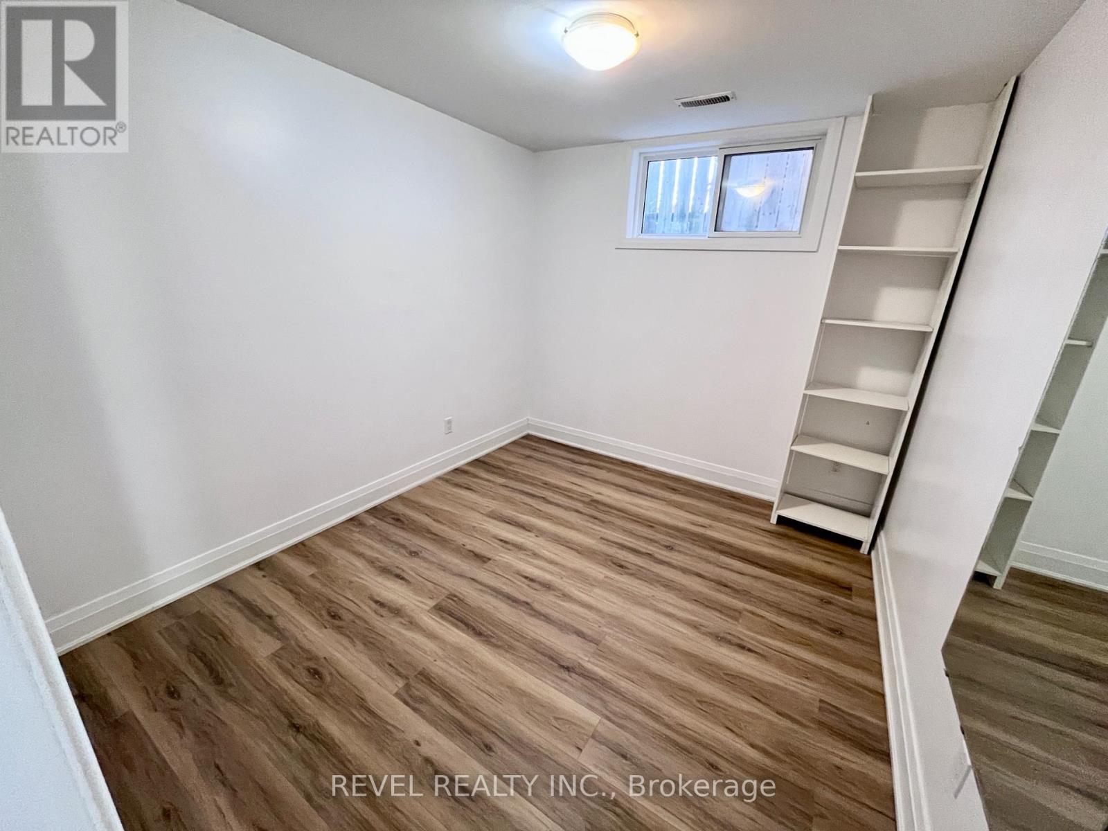 Lower - 564 Blackthorn Avenue, Toronto, Ontario  M6M 3C8 - Photo 7 - W13108472
