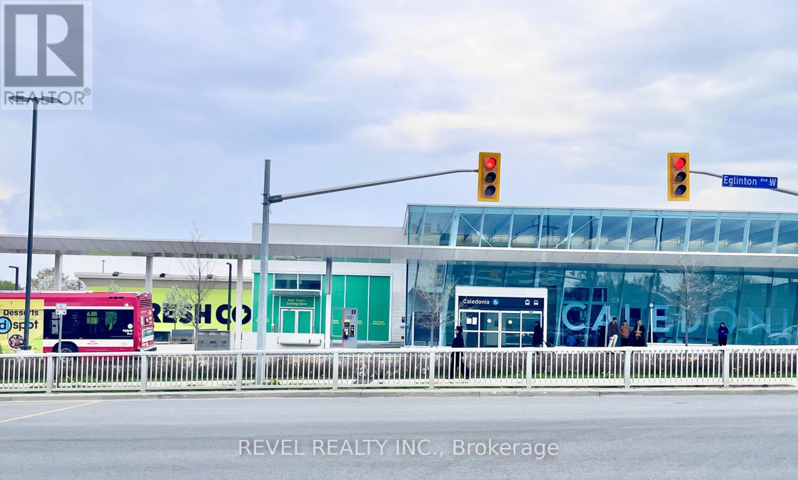 Lower - 564 Blackthorn Avenue, Toronto, Ontario M6M 3C8 - Photo 15 - W13108472