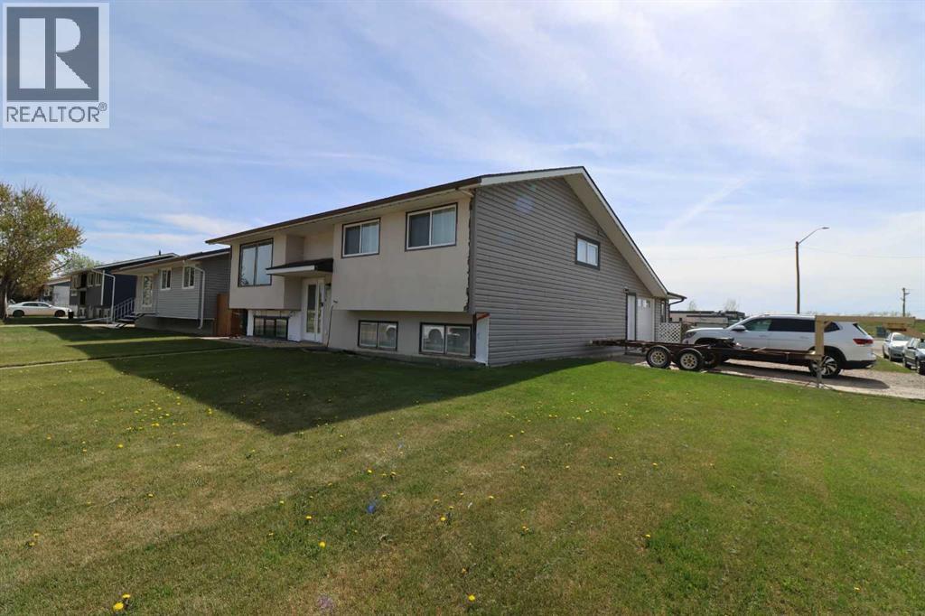 3918 52 St, Taber, Alberta  T1G 1B7 - Photo 2 - A2310737