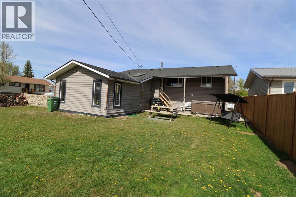 3918 52 St, Taber, Alberta  T1G 1B7 - Photo 5 - A2310737