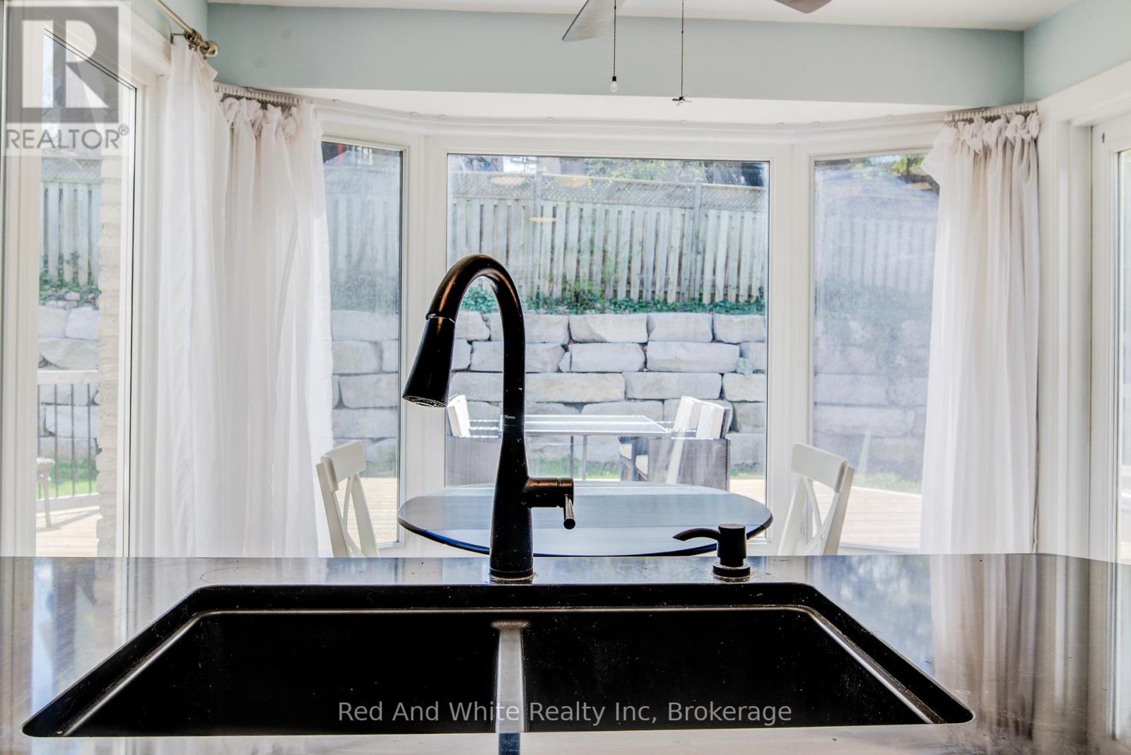 13 Gateview Drive, Waterloo, Ontario  N2T 1A3 - Photo 11 - X13119904