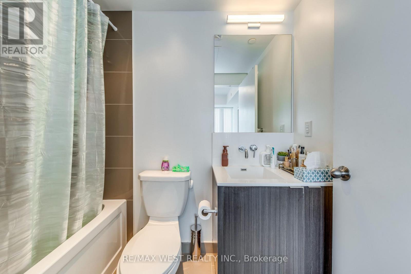 2004 - 100 Harbour Street, Toronto, Ontario  M5J 1B7 - Photo 12 - C13119902