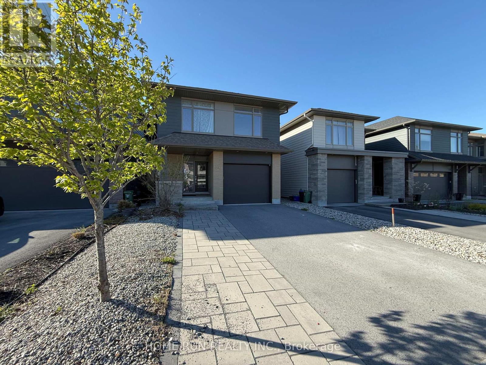 312 Lysander Place, Ottawa, Ontario  K1K 4K7 - Photo 2 - X13119856