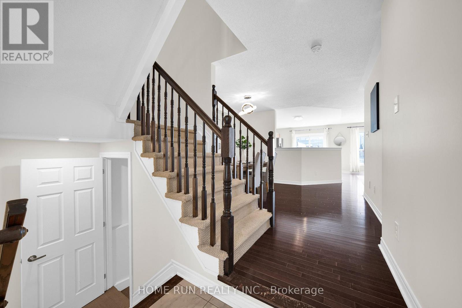 957 Messor Crescent, Ottawa, Ontario  K2S 0P2 - Photo 3 - X13119912