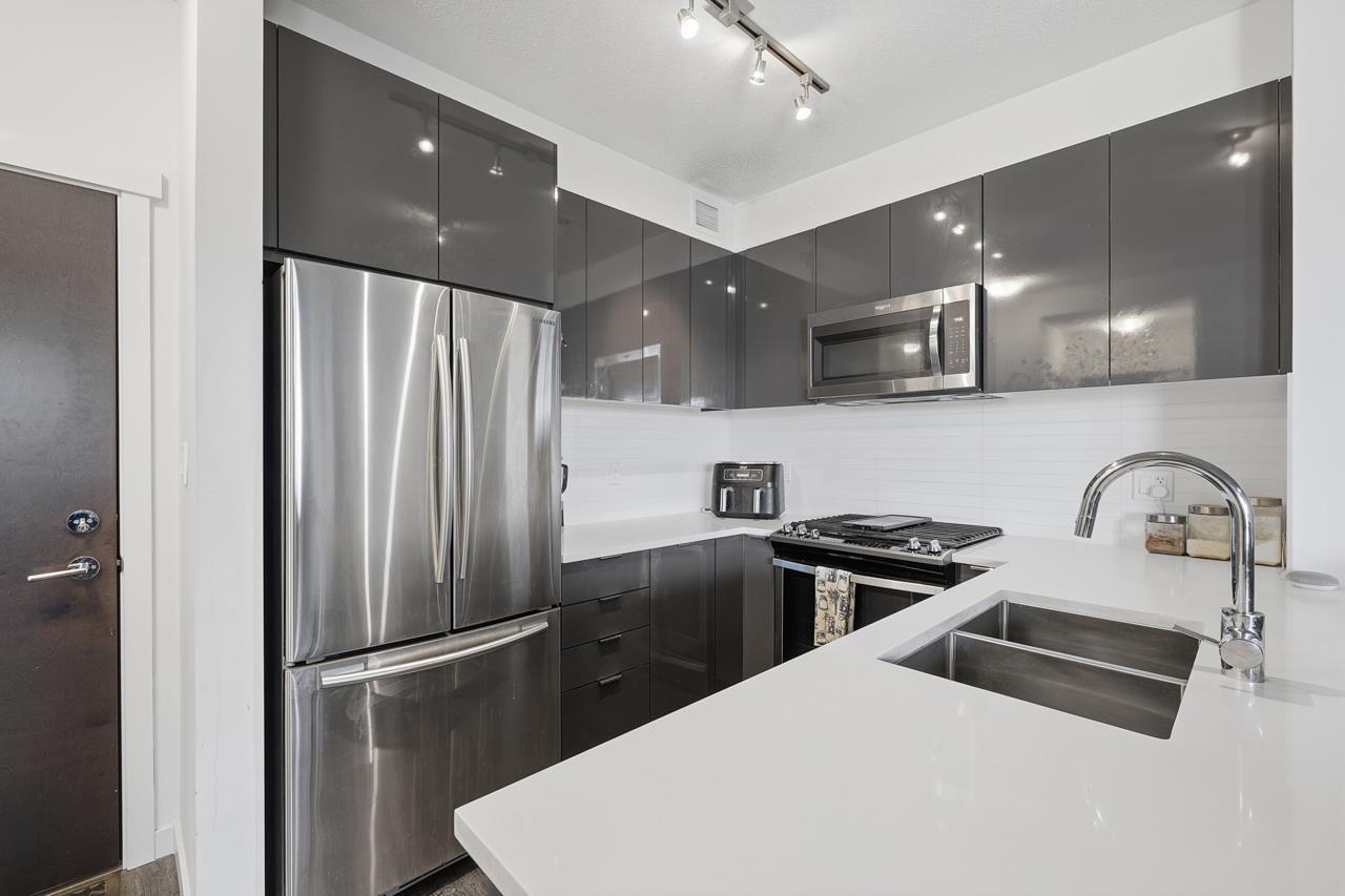 304 15137 33 Avenue, Surrey, British Columbia  V3Z 0Y1 - Photo 12 - R3122942