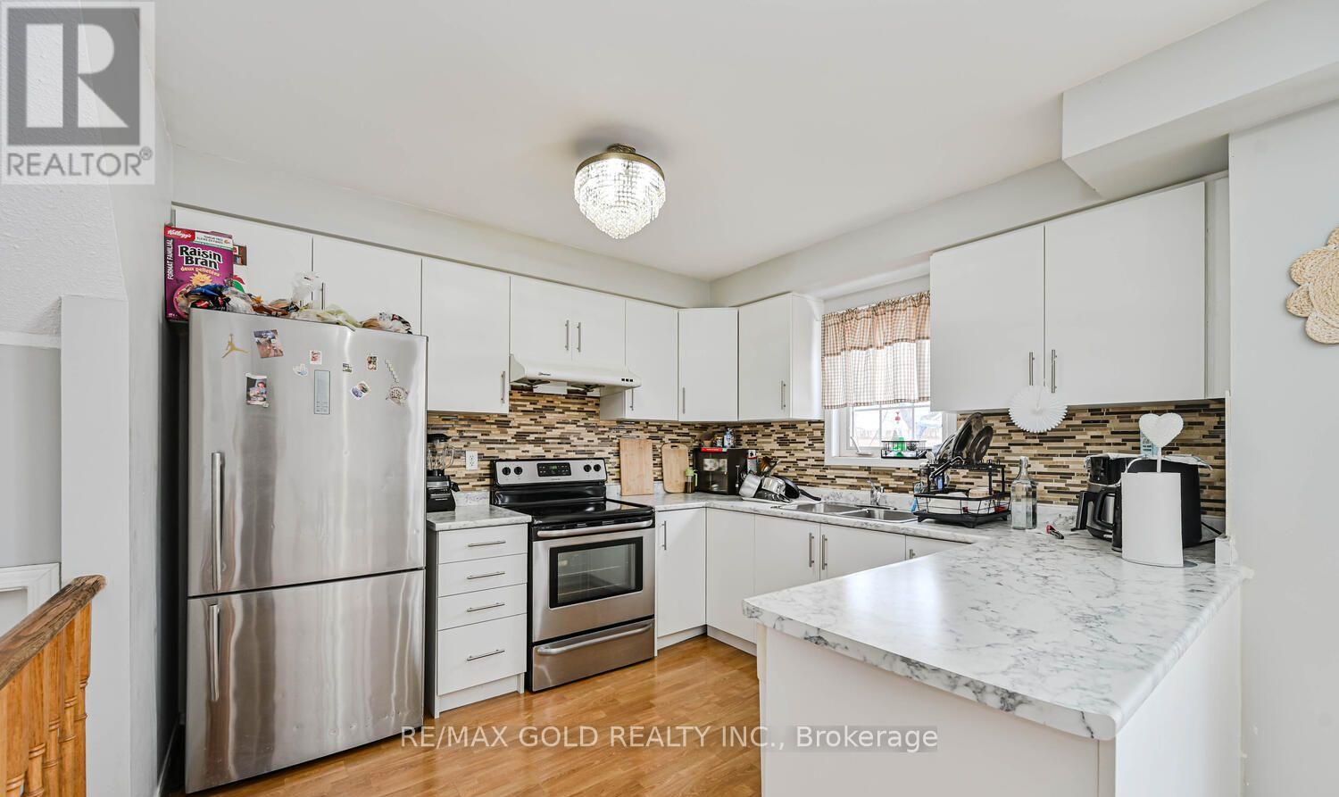 24 Seaside Circle, Brampton, Ontario  L6R 2G7 - Photo 13 - W13119854