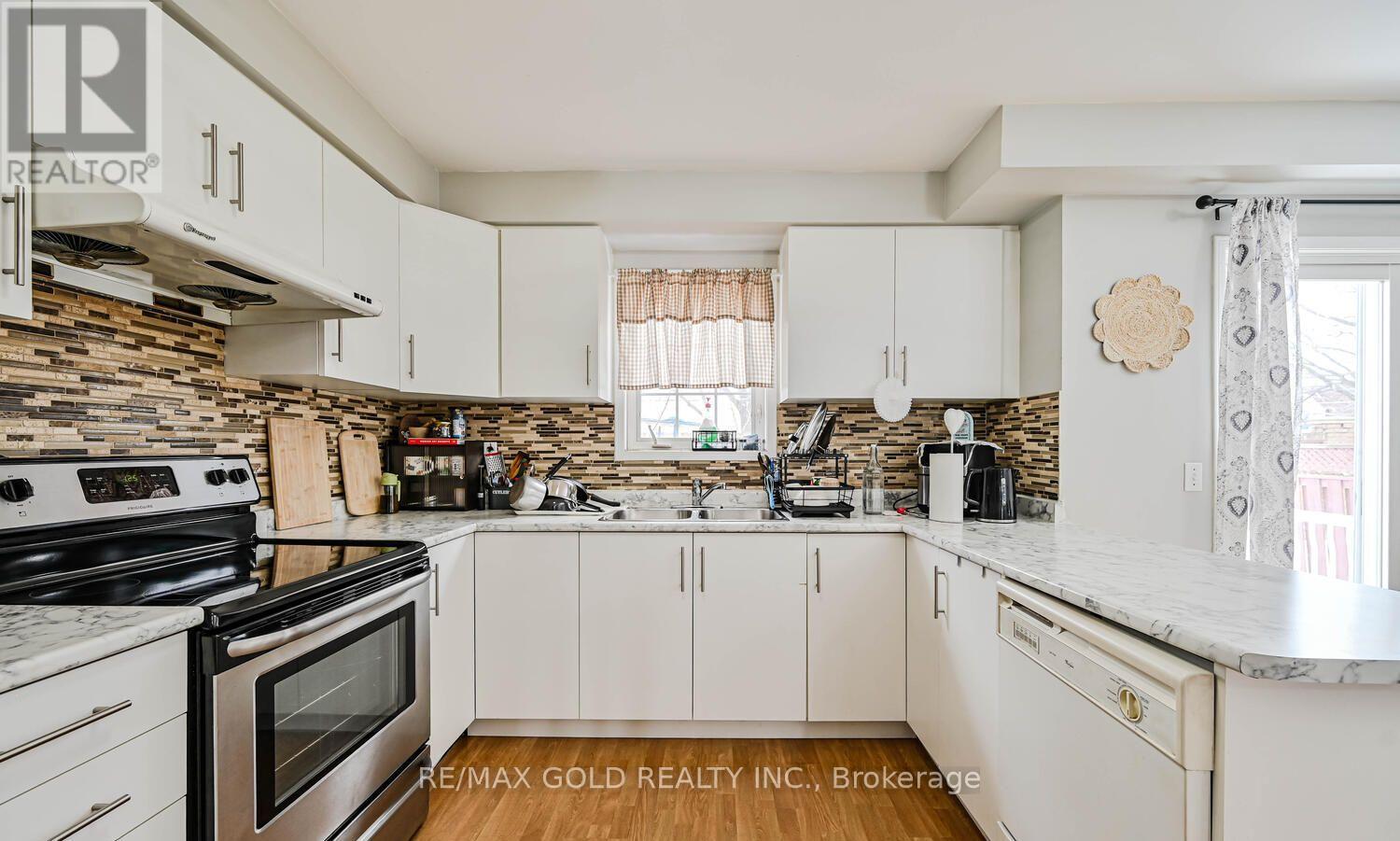 24 Seaside Circle, Brampton, Ontario  L6R 2G7 - Photo 15 - W13119854