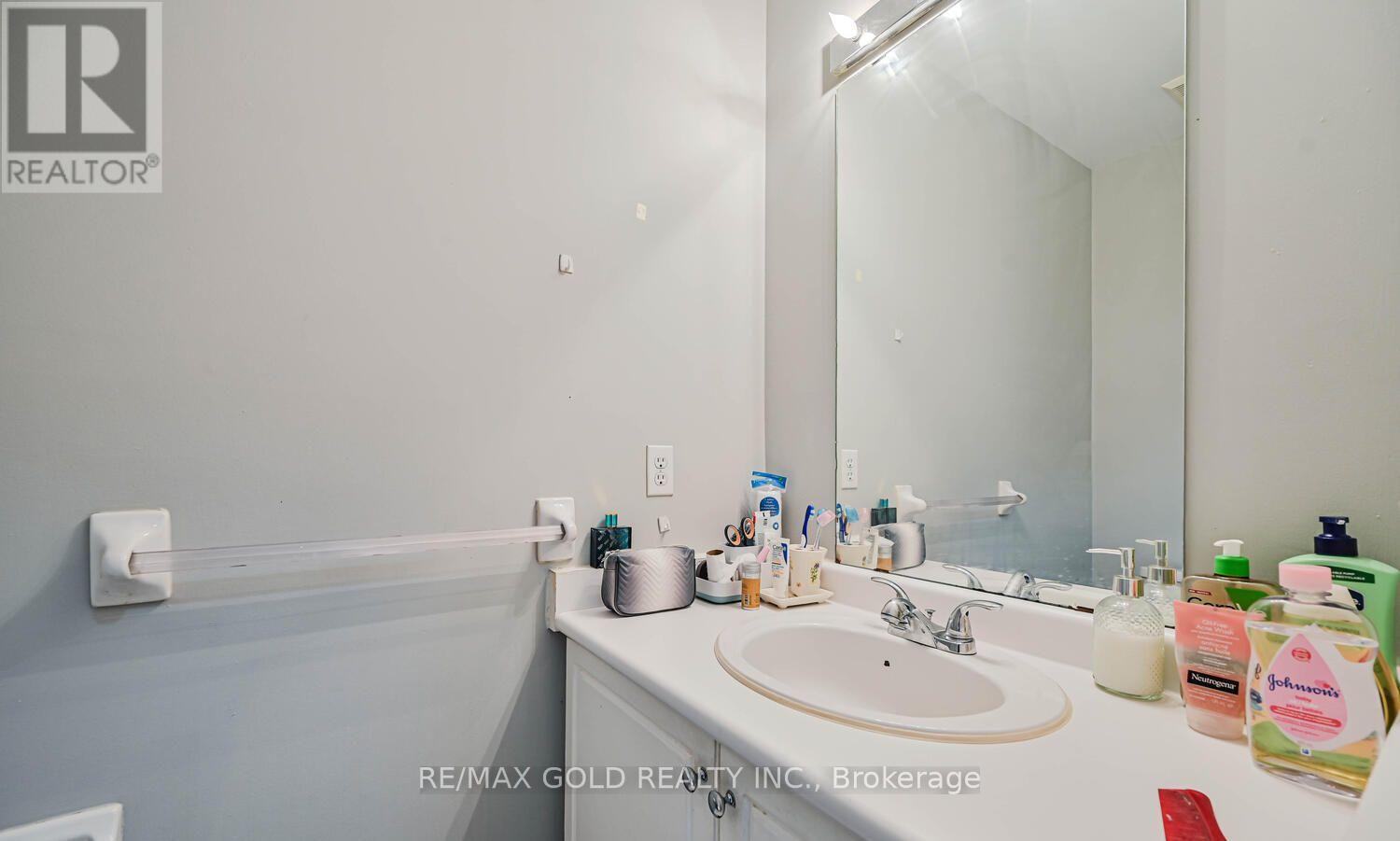 24 Seaside Circle, Brampton, Ontario  L6R 2G7 - Photo 16 - W13119854