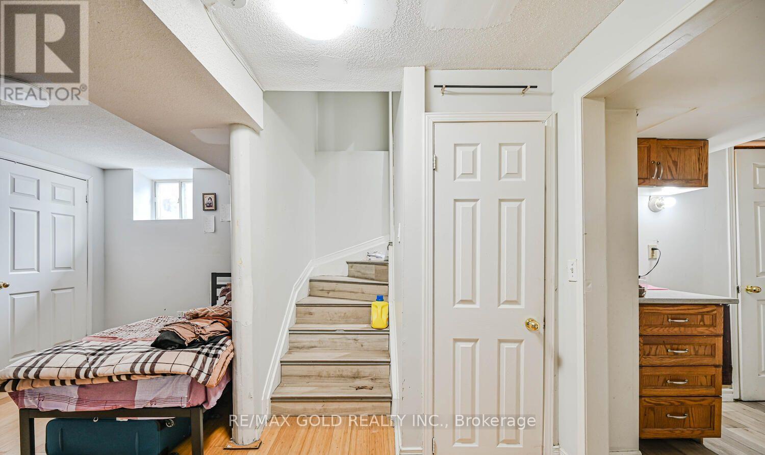 24 Seaside Circle, Brampton, Ontario  L6R 2G7 - Photo 32 - W13119854