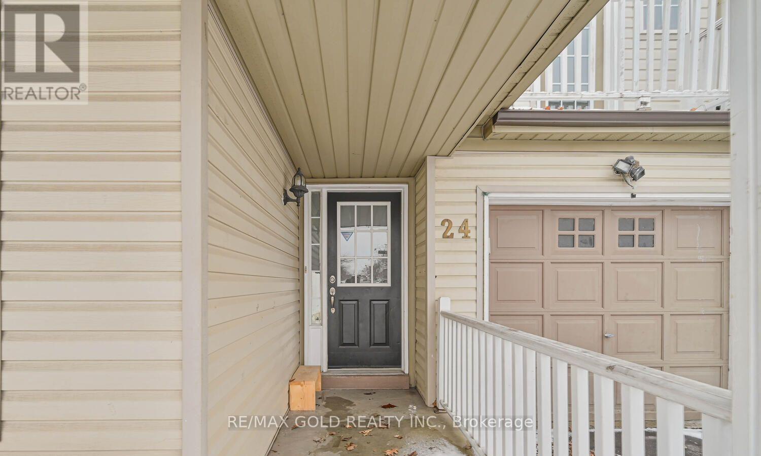 24 Seaside Circle, Brampton, Ontario  L6R 2G7 - Photo 4 - W13119854