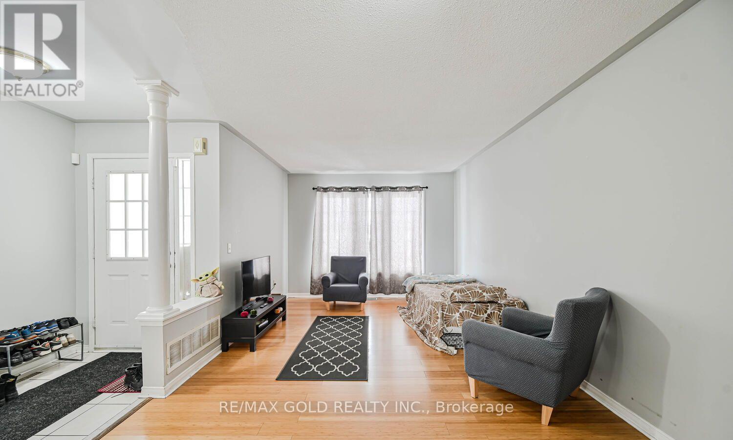 24 Seaside Circle, Brampton, Ontario  L6R 2G7 - Photo 6 - W13119854