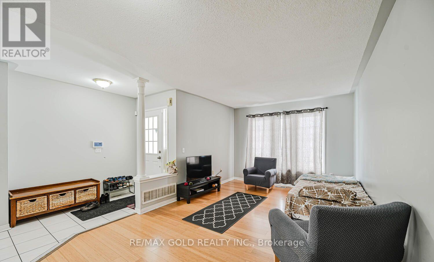 24 Seaside Circle, Brampton, Ontario  L6R 2G7 - Photo 7 - W13119854
