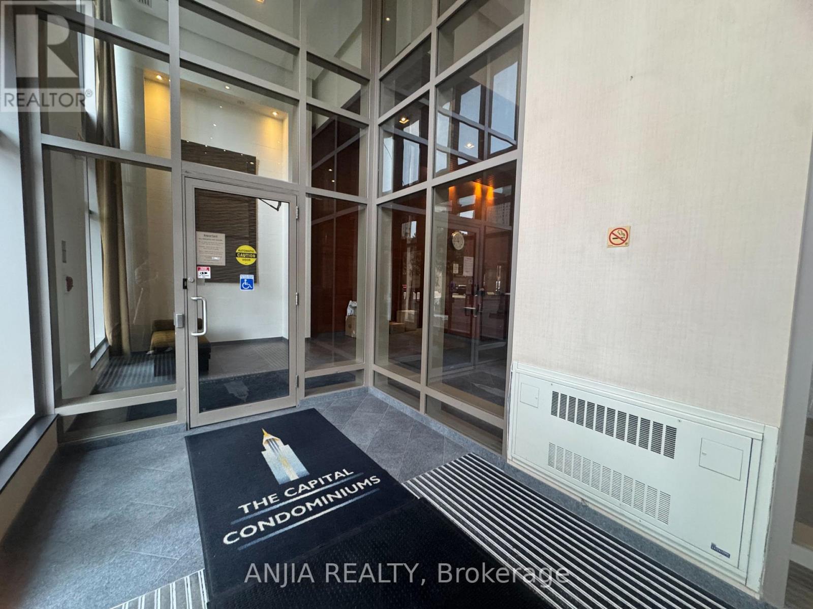 1901 - 4090 Living Arts Drive, Mississauga, Ontario  L5B 4M8 - Photo 2 - W13119862