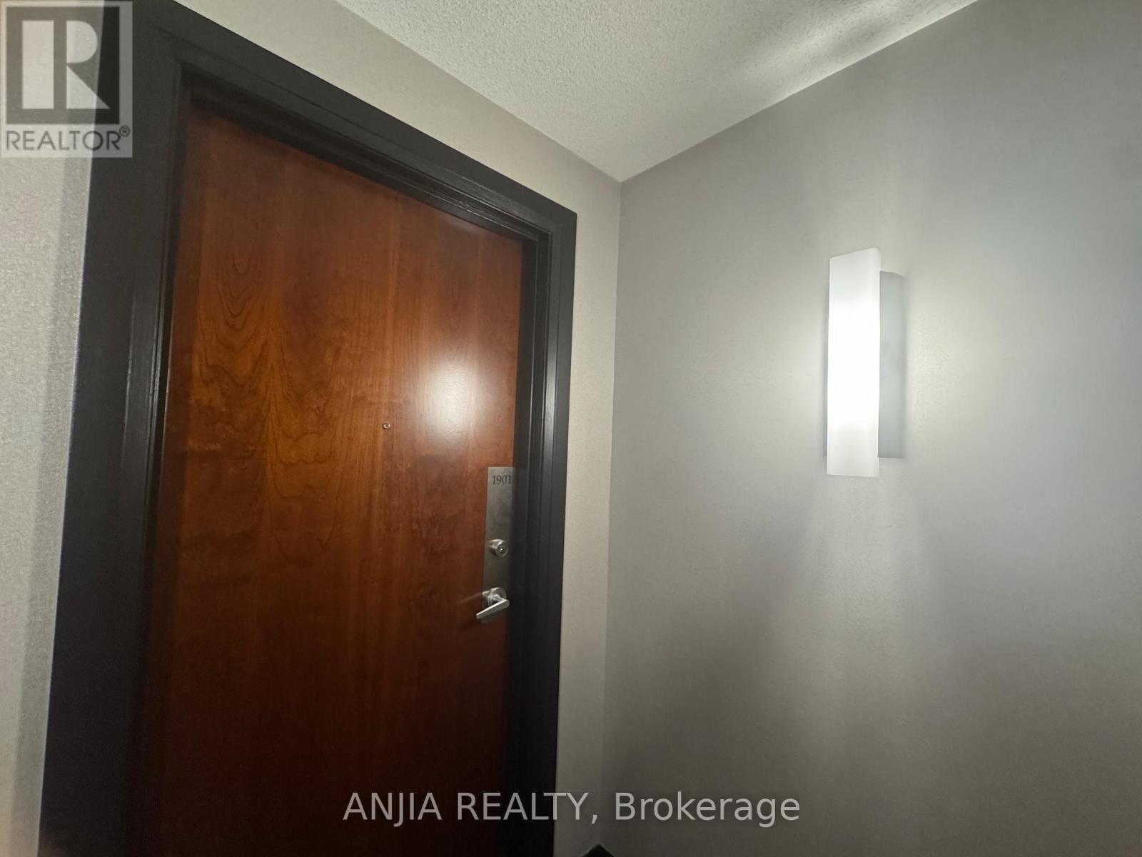 1901 - 4090 Living Arts Drive, Mississauga, Ontario  L5B 4M8 - Photo 6 - W13119862