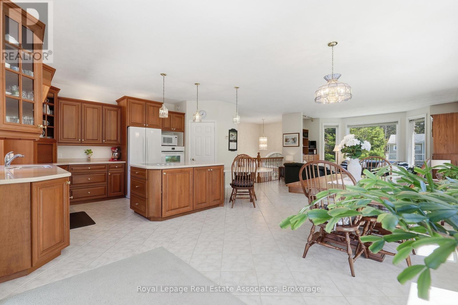 422 Third Avenue N, South Bruce Peninsula, Ontario  N0H 2G0 - Photo 10 - X13119892